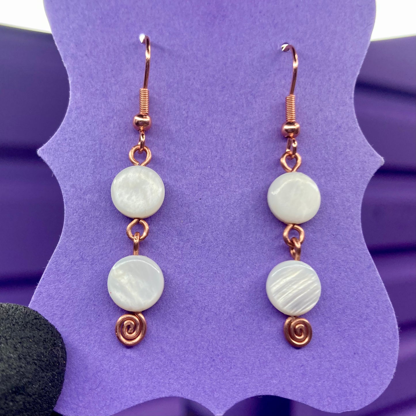 Flat Pearl Swirl earrings