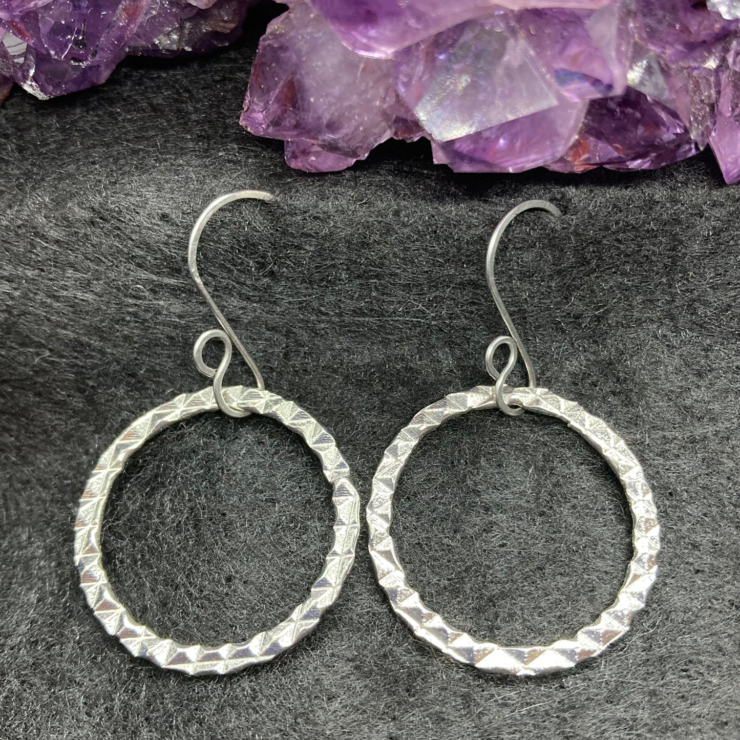 Textured O Hoops